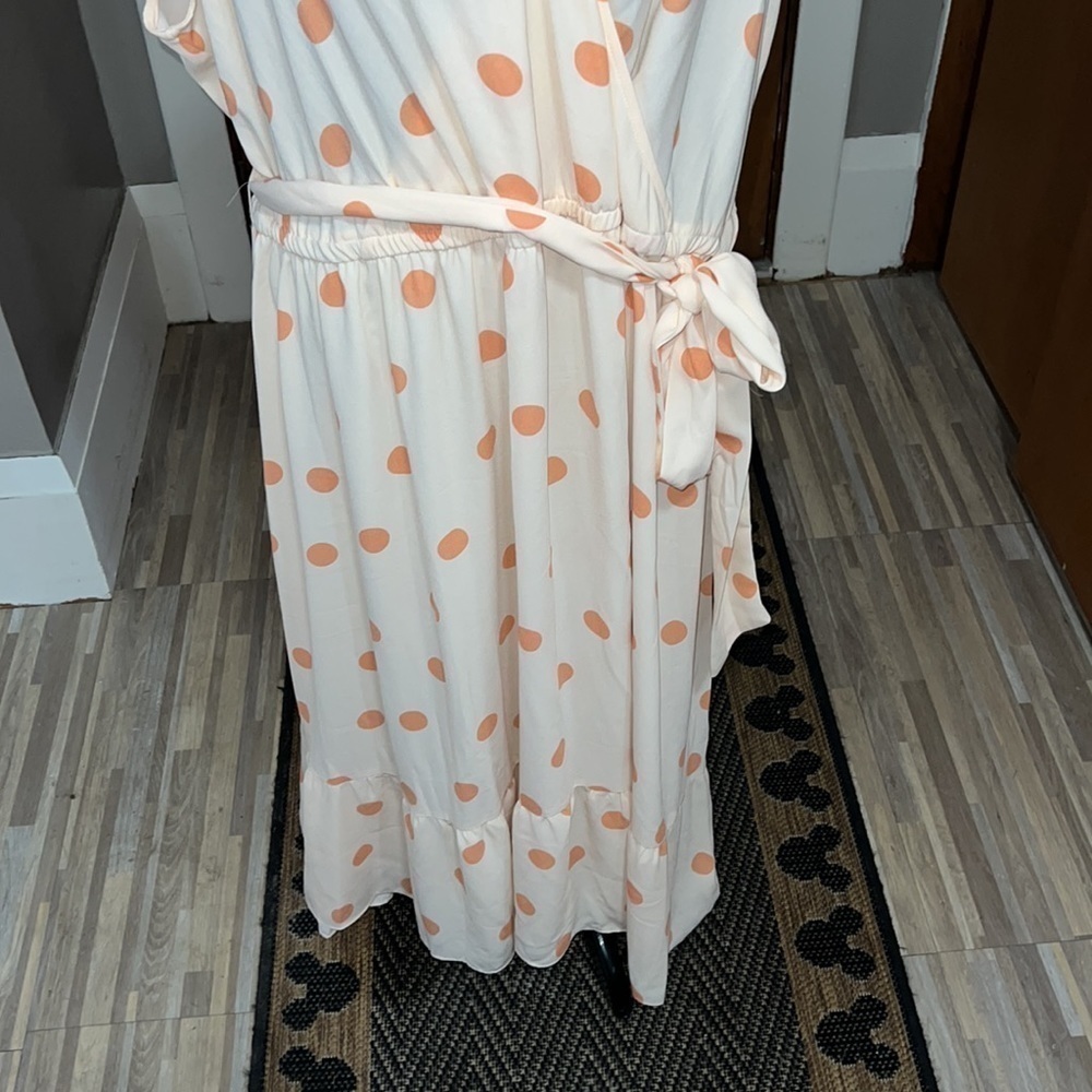LC Lauren Conrad polka dot faux wrap midi dress - Picture 4 of 6